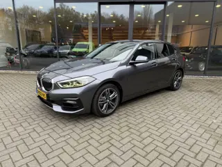 BMW 1-SERIE 118I Sportline,LED,Clima,Navi/Carplay,Digi Display,Dealer OH,