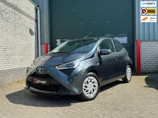 Toyota Aygo 1.0 VVT-i x-play,Achteruitrij camera,Apple carplay,Airco