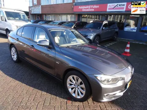 BMW 3-serie 320i Executive/Automaat/Leer/Navi/Cruise