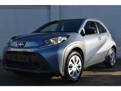 Toyota Aygo X 1.0 VVT-i MT Play Handgeschakeld 72pk | Achteruitrijcamera |  Apple Carplay & Android 