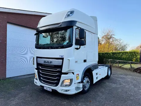 DAF XF 106.460 / Super SpaceCab / Euro6 / 4x2 / 2x Dieseltanks / Spoilers,Fenders,Sideskirts