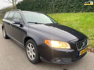 Volvo V70 2.4D Kinetic - Automaat - half leder - Cruise control