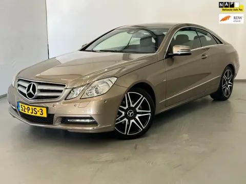 Mercedes-Benz E-klasse Coupé 220 CDI / Uniek! / NL-auto / 18" AMG / Xenon
