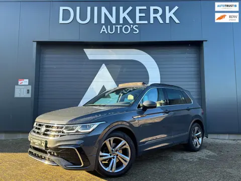 Volkswagen Tiguan 1.5 TSI R-Line | Automaat | Panoramadak | Climate | AdaptiveCruise | Lane Assist |