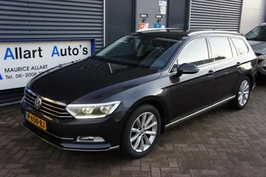 VOLKSWAGEN PASSAT 1,4 TSi ACT Highline DSG7 / Navigatie / Trekhaak