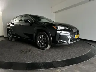 Lexus UX 300e Business 54 kWh Elektrisch Rijden in Stijl | Nette auto | Apple Carplay / Android Auto