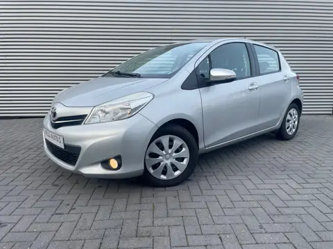 Toyota Yaris 1.0 VVT-i Comfort bouwjaar 2013 met nw apk