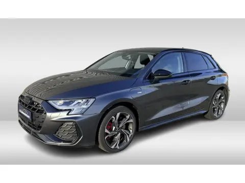 Audi A3 Sportback 45 TFSI e S edition Competition 200kW Automaat Topmodel 45 TFSI e plug in hybride 