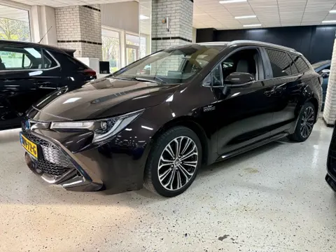 TOYOTA COROLLA 2.0 HYBRID DYNAMIC Multimedia PDC Cam ECC Airco LM Parkeerhulp