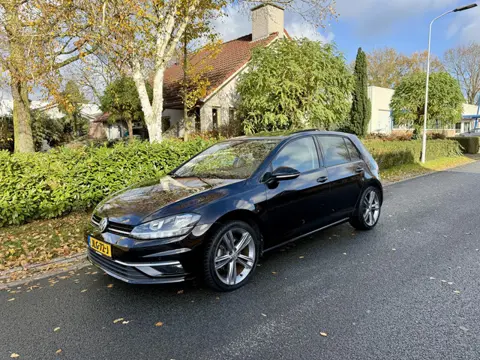 Volkswagen Golf 1.5 TSI DSG 150PK R-Line•Pano•Navi•Camera