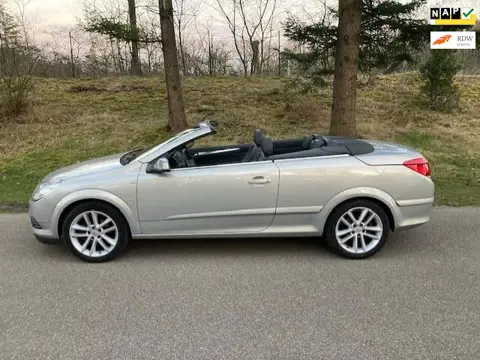 Opel Astra TwinTop 1.8 Temptation AUT Navi Airco Leder PDC