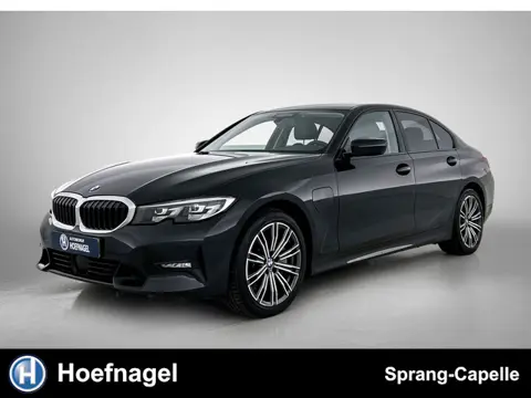BMW 3-serie 330e Sport Line | Adaptive Cruise | Trekhaak | Stoelverw. | CarPlay
