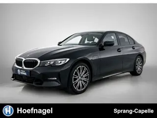 BMW 3-serie 330e Sport Line | Adaptive Cruise | Trekhaak | Stoelverw. | CarPlay