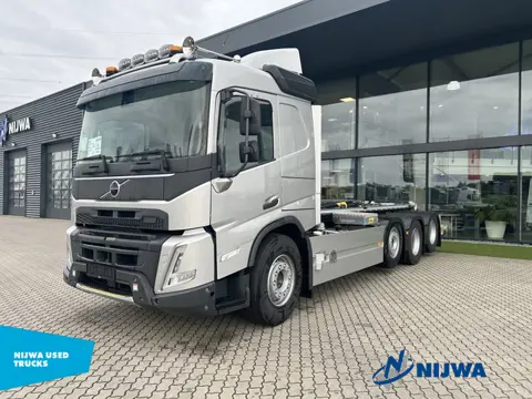 Volvo FMX 540 8x2 Hyva Haakarm + Vangmuil (bj 2025)