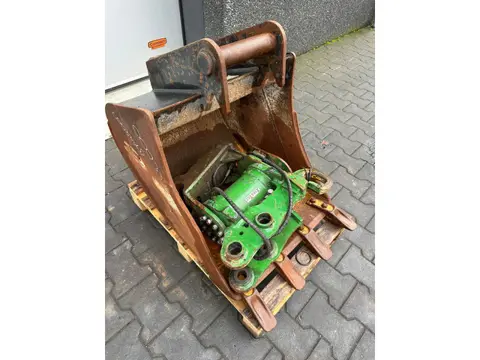 Caterpillar 302 Lehnhoff MS03 (bj 2020)