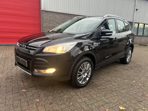 Ford Kuga 1.6 Titanium 4WD trekhaak stoelverwarming