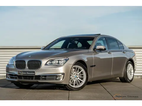 BMW 7-serie 750d xDrive High Executive F01 | 99.000KM | Individual | Sunroof | 1st Owner | 1st Paint