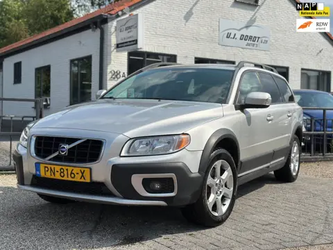 Volvo XC70 2.4 D5 Summum keurige auto !