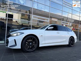 BMW 3-serie Touring 330e M Sport High Executive