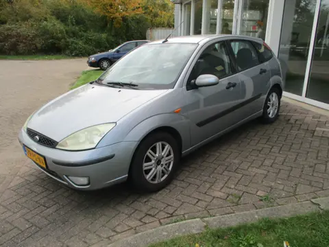 Ford Focus 1.6-16V Futura (bj 2004)