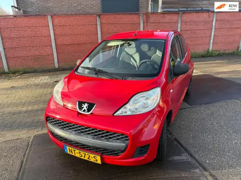 Peugeot 107 1.0-12V XR