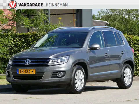 Volkswagen Tiguan 1.4 TSI stoelverwarming | trekhaak | parkeerassistent