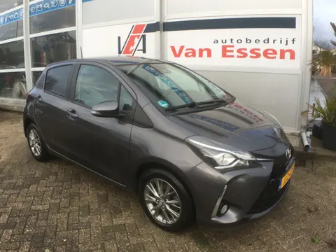 Toyota Yaris 1.5 VVT-i Aspiration 112 PK, keyles entry, lane departure, Bots waarschuwing