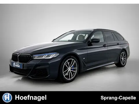 BMW 5-serie Touring 530i M Sport | Trekhaak | Schuifdak | Laser | Camera | Memory Stoelen | Stoelver