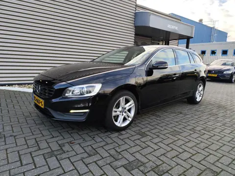 Volvo V60 2.4 D5 Twin Engine Momentum