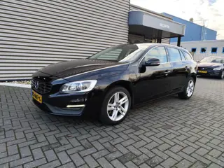 Volvo V60 2.4 D5 Twin Engine Momentum
