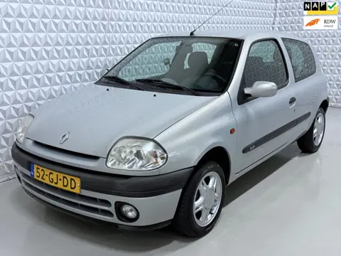 Renault Clio 1.2 RN in nette/verzorgde staat! 186.000km (2000)