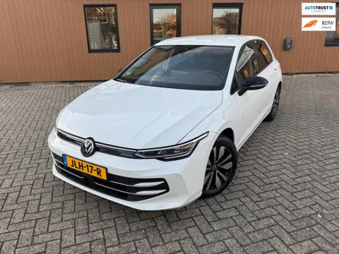 Volkswagen GOLF 1.5 eTSI Life Edition GOAL