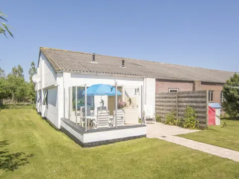 Knus vakantiehuis met landelijke ligging en uitzicht bij Den Burg