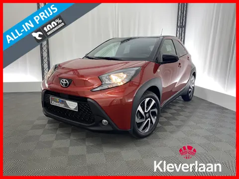 Toyota Aygo X 1.0 VVT-i S-CVT Pulse Automaat | Apple carplay | Camera | Voorstoelen verwarmd |