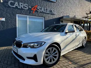 BMW 3-SERIE 318I Touring  Autom. Business Edit. + Camera + Led + Navi + D-glas
