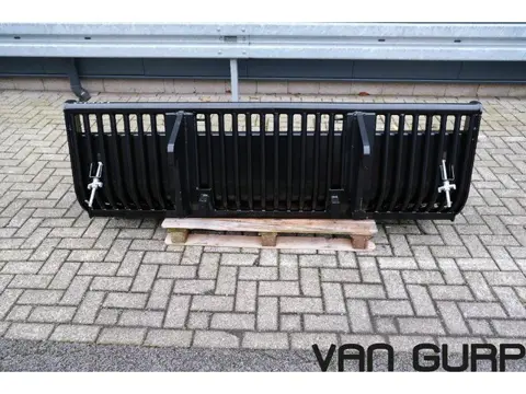 Volvo L30 / Caterpillar 908 / JCB puinbak bucket 210cm