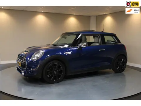 Mini Mini 2.0 Cooper S Chili Serious Business *Pano* JCW-Stuur|Leer|Stoelverw.