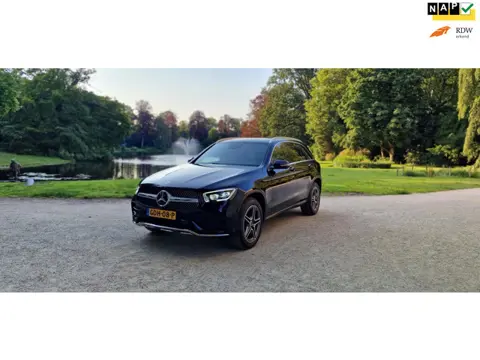 Mercedes-Benz GLC-klasse 300e 4MATIC AMG Line, Bomvolle auto oa Panoramadak, Alcantara, achteruitrij