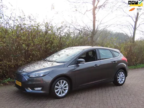 Ford Focus 1.0 Titanium *1e EIG ! *Navi *Keyless *Cruise