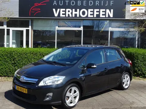 Toyota Auris 1.8 Full Hybrid Dynamic - AUTOMAAT - PARKEERCAMERA - CRUISE / CONTROL - ONDERHOUD AANWE