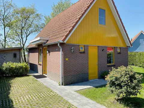 Vrijstaand vakantiehuis aan de Waddenzee en natuurgebied Utopia