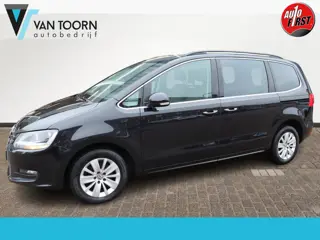 Volkswagen Sharan 1.4 TSI Comfortline. Incl. set winterwielen, trekhaak, navigatie