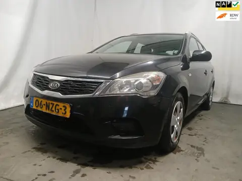 Kia Cee'd 1.4 CVVT X-tra - Schade