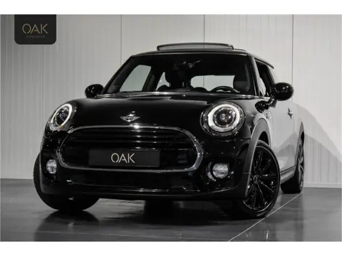 MINI Mini 1.5 Cooper Marylebone | Navigatie | Panorama | Leder | H&K | PDC | 17"LM | NL Auto | Midni