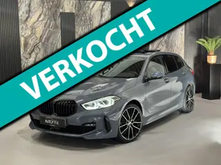 BMW 1-serie 118i M Sport|PANO|SFEER|ALCANTARA|KUIPSTOELEN|BOMVOL