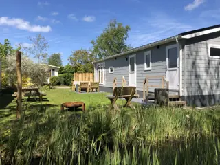 Modern chalet gelegen aan de bosrand