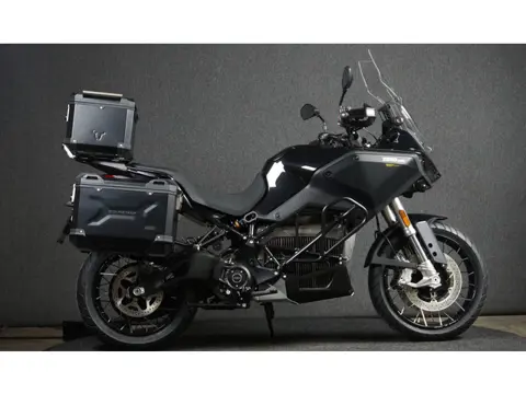 zero DSR/X 17.3 € 1.500 IN PRIJS VERLAAGD OP HET SHOWROOMMODEL!!