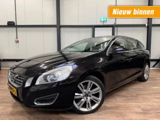 VOLVO V60 1.6 T4 Summum / AUTOMAAT / LEDER / MEMORY SEATS / CLIMA /
