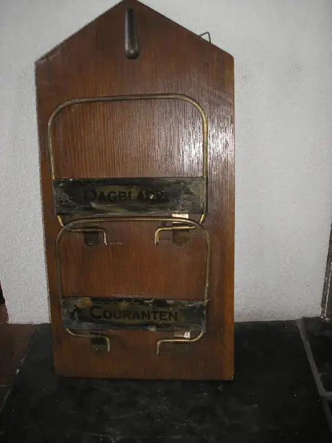 Brieven- tijdschriften- krantenhanger