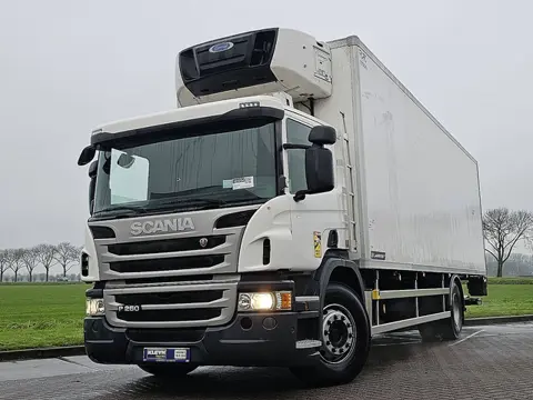 SCANIA P250 carrier lamberet